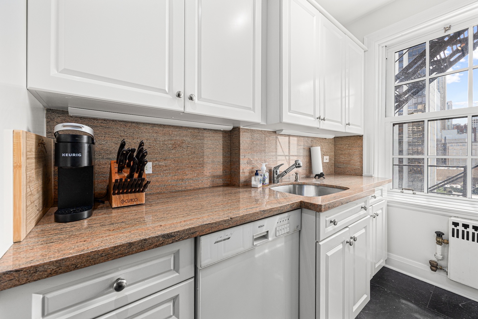 73 E Elm Street Unit: 11D