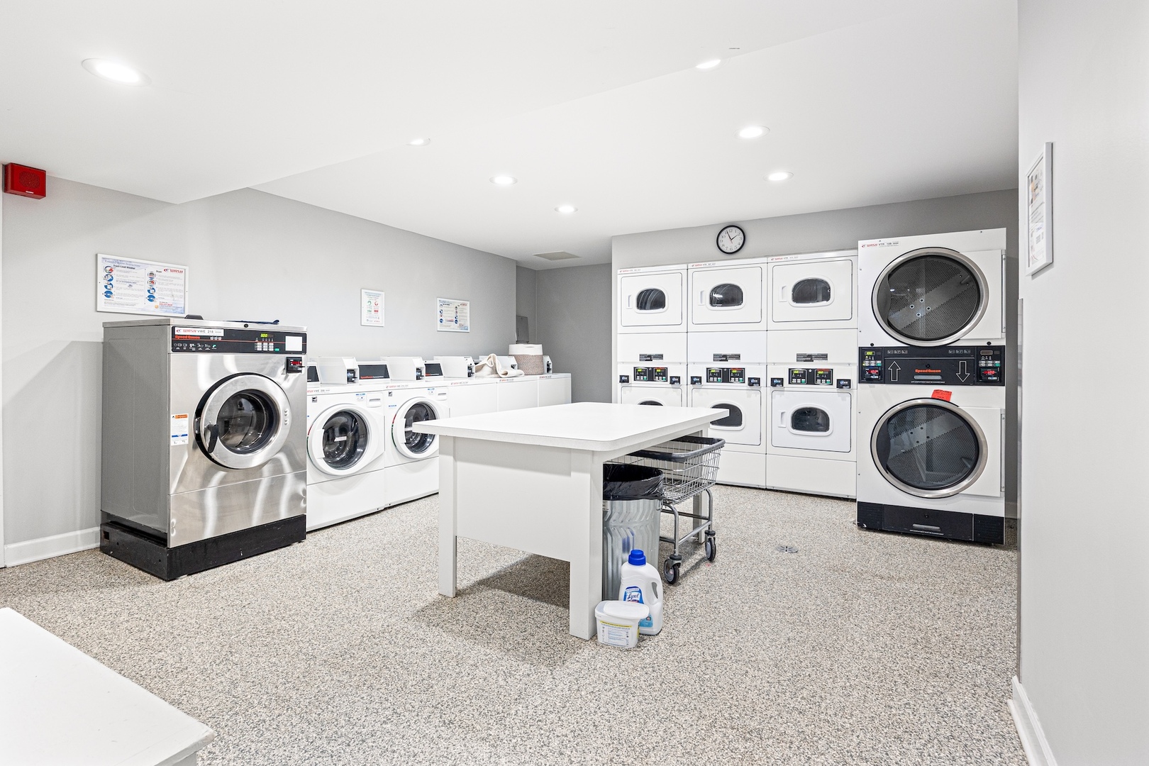 73 E Elm Street Unit: 11D