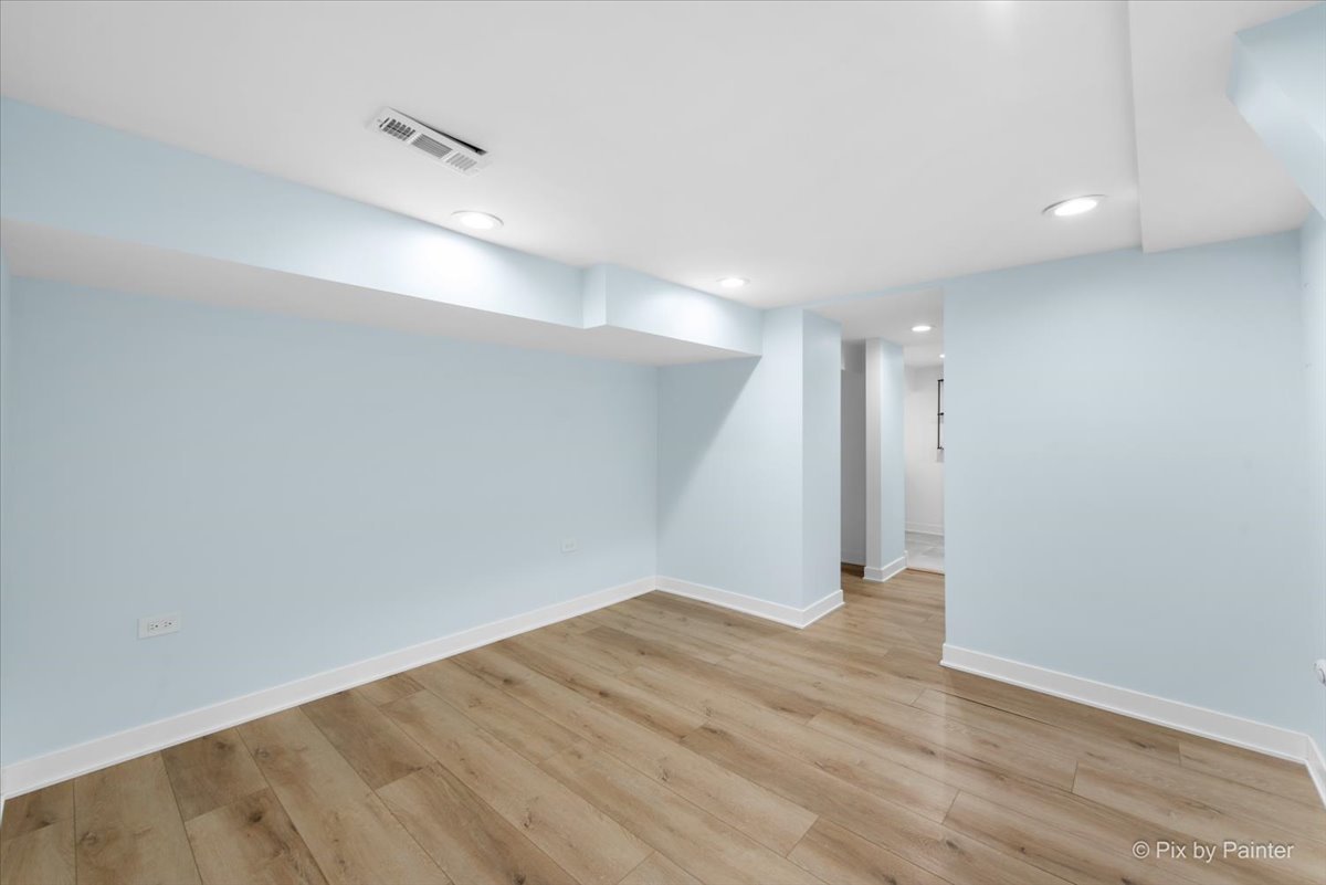 3926 N Plainfield Avenue