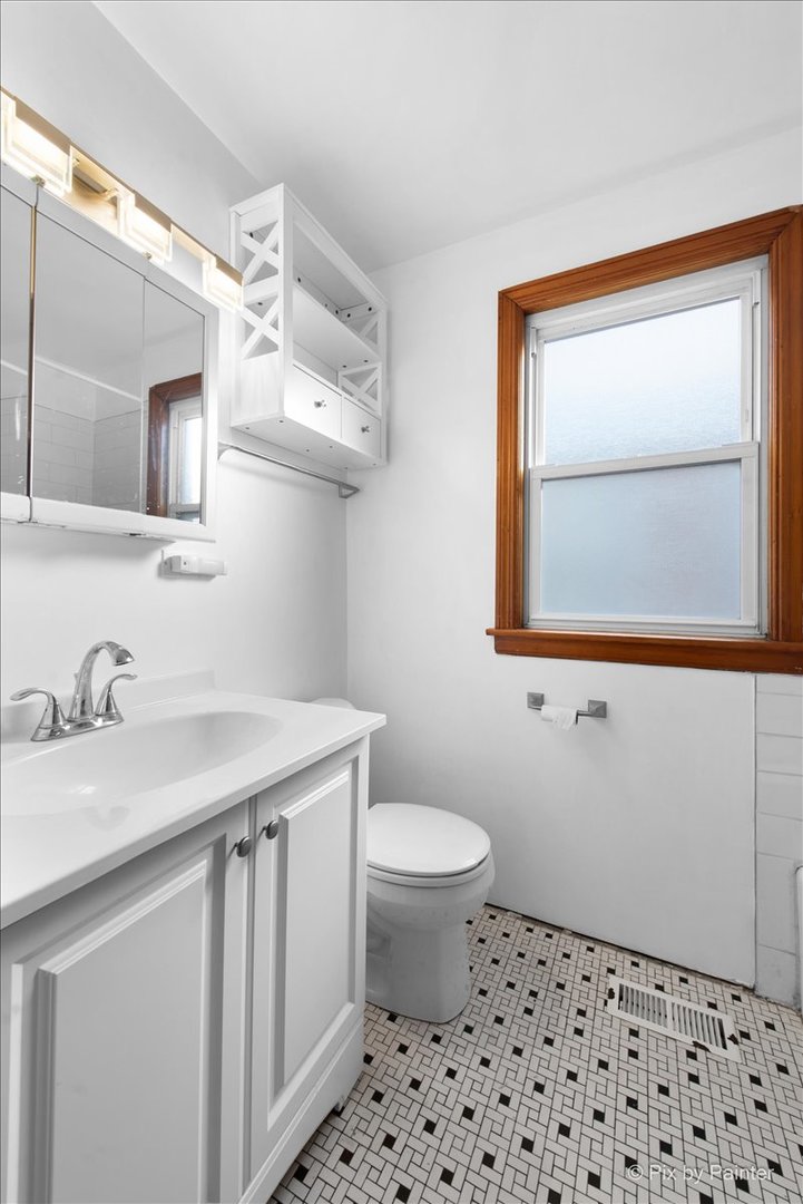 3926 N Plainfield Avenue