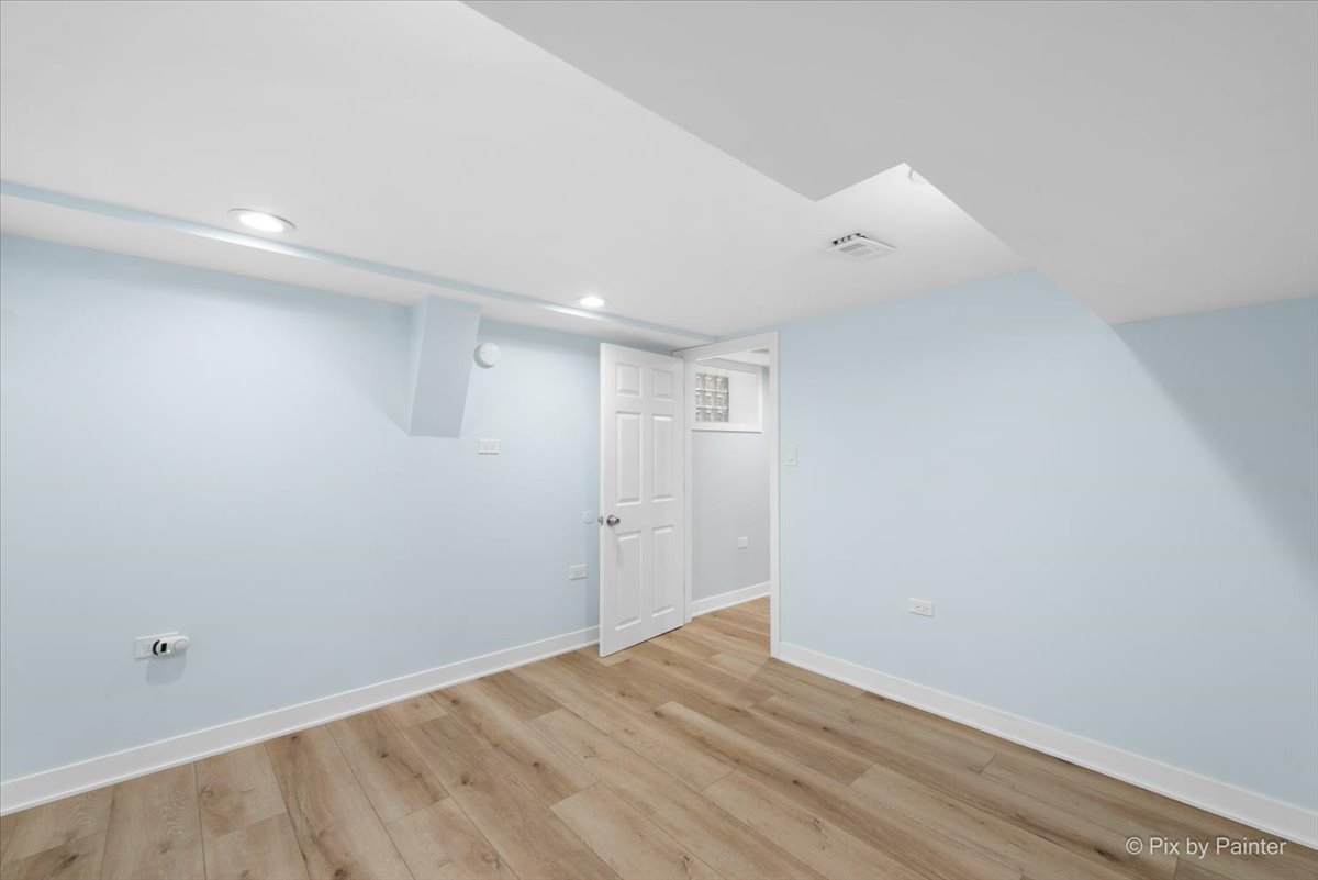 3926 N Plainfield Avenue