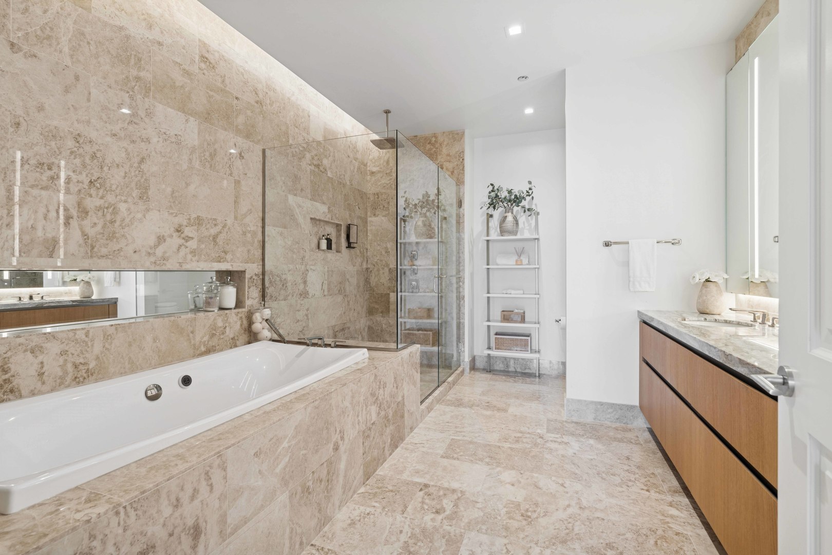 363 E Wacker Drive Unit: 2606