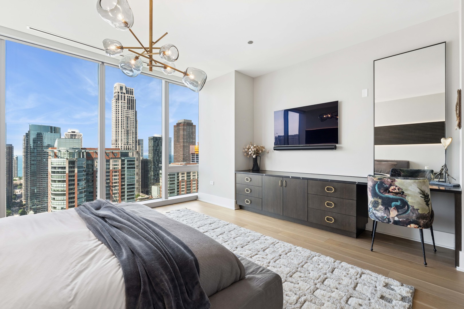 363 E Wacker Drive Unit: 2606