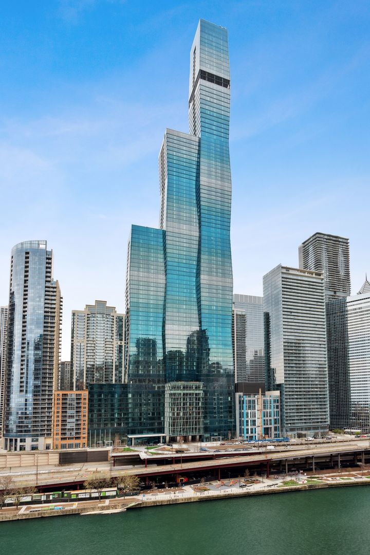 363 E Wacker Drive Unit: 2606