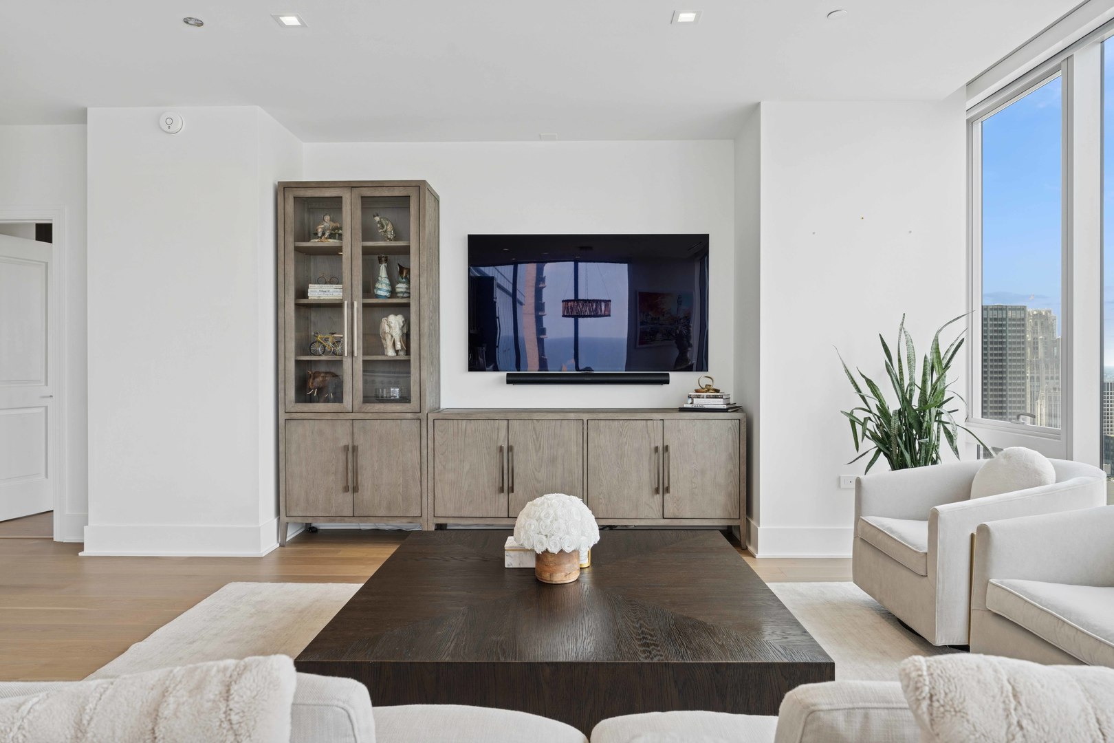 363 E Wacker Drive Unit: 2606