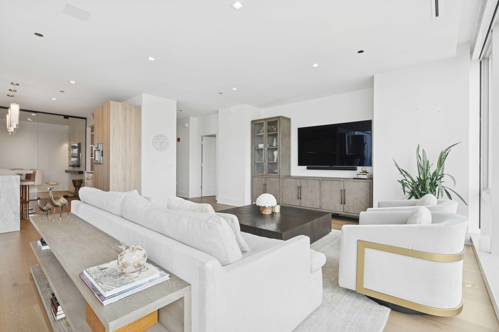 363 E Wacker Drive Unit: 2606