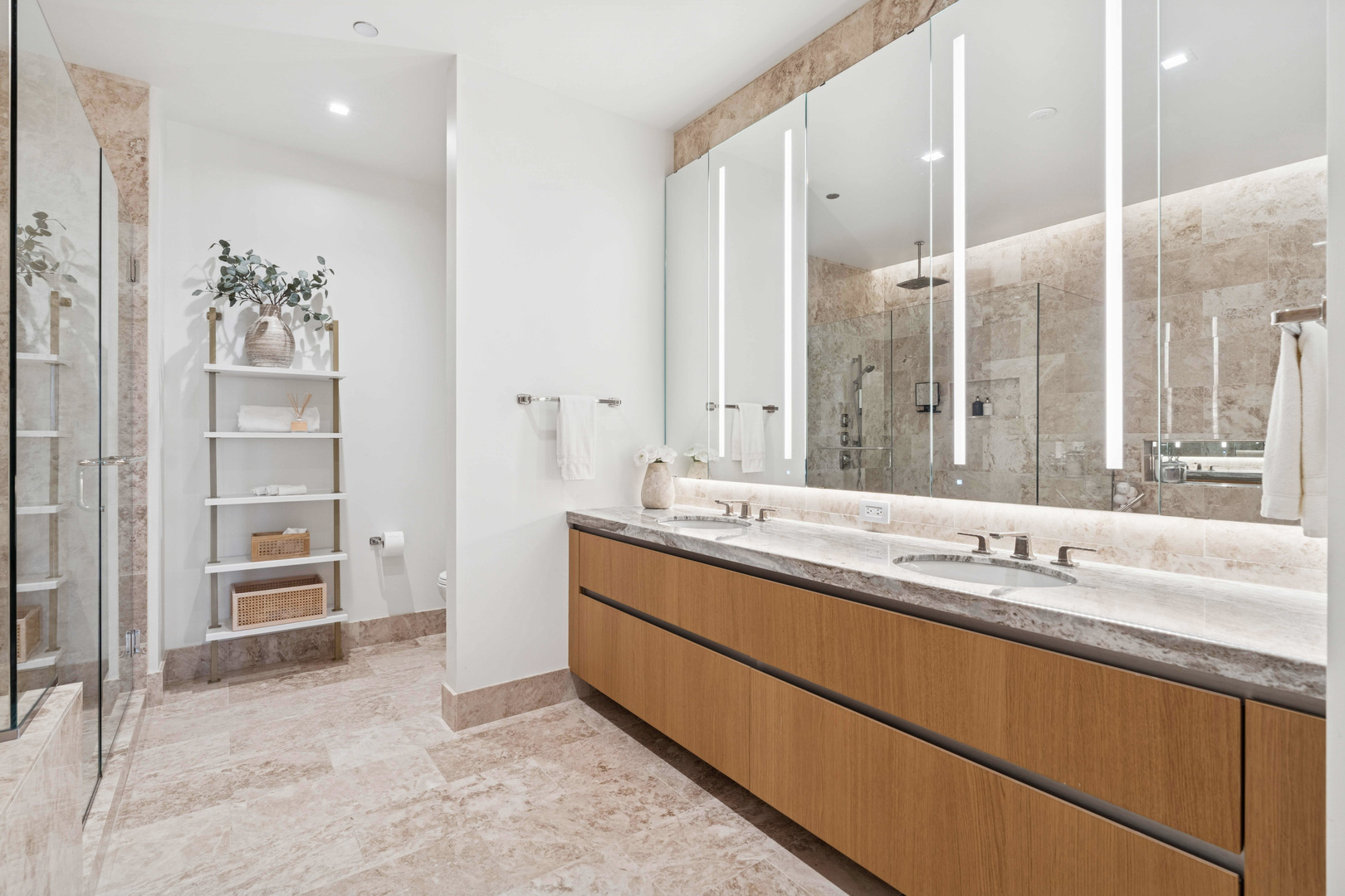 363 E Wacker Drive Unit: 2606