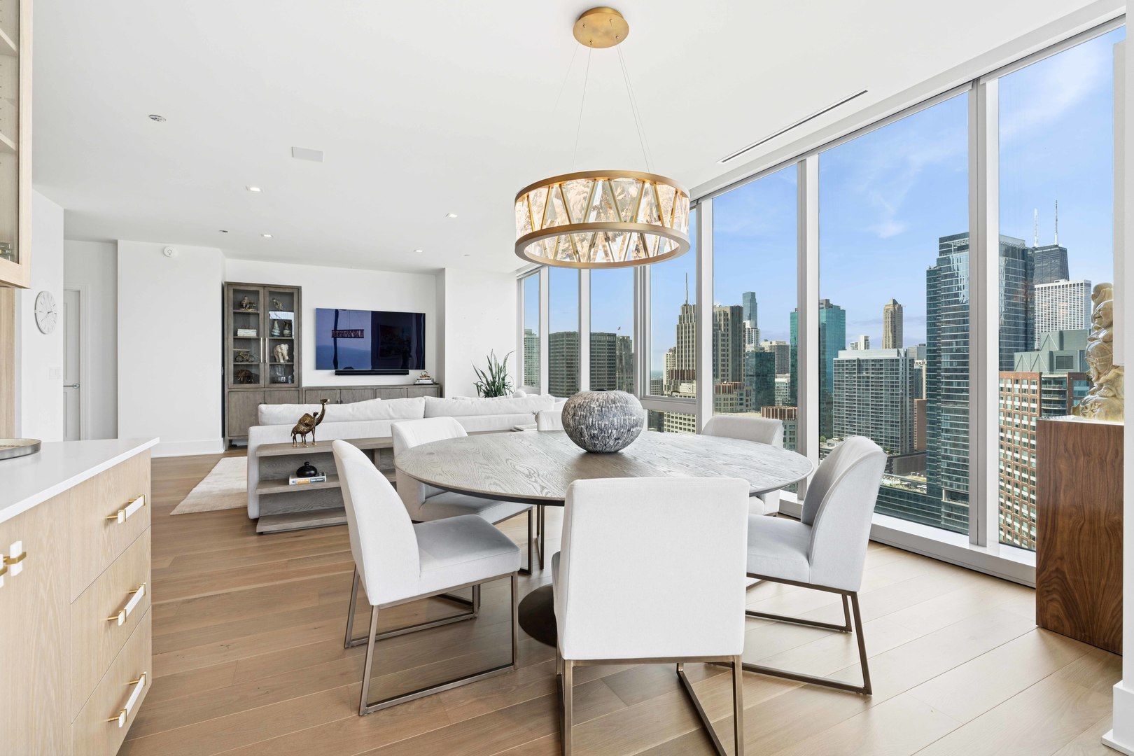 363 E Wacker Drive Unit: 2606