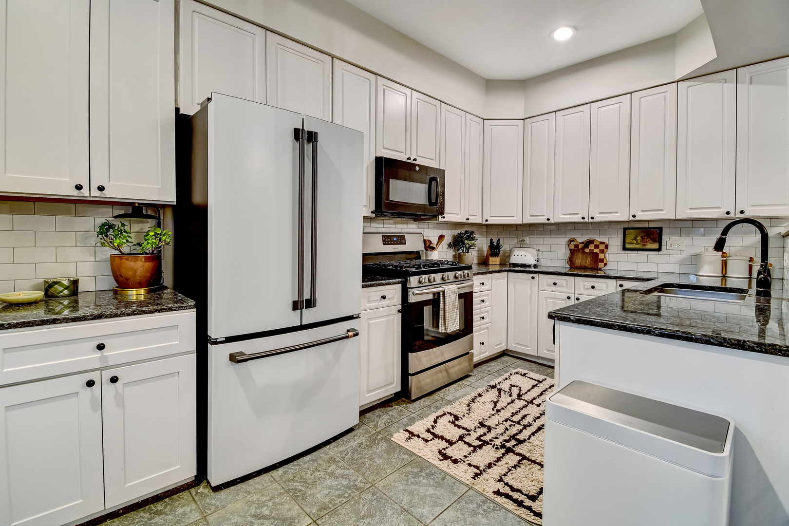 1447 W Warner Avenue Unit: 2W