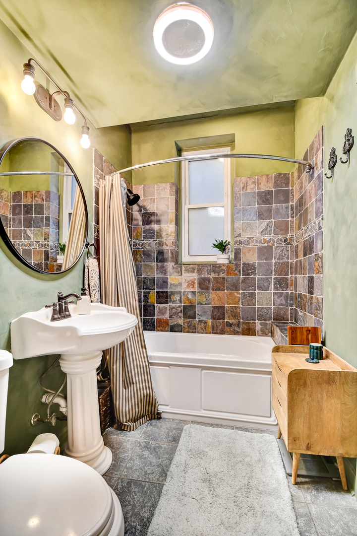 1447 W Warner Avenue Unit: 2W