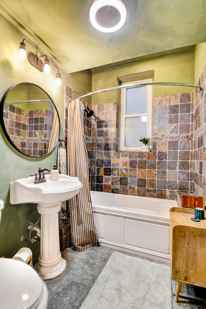 1447 W Warner Avenue Unit: 2W