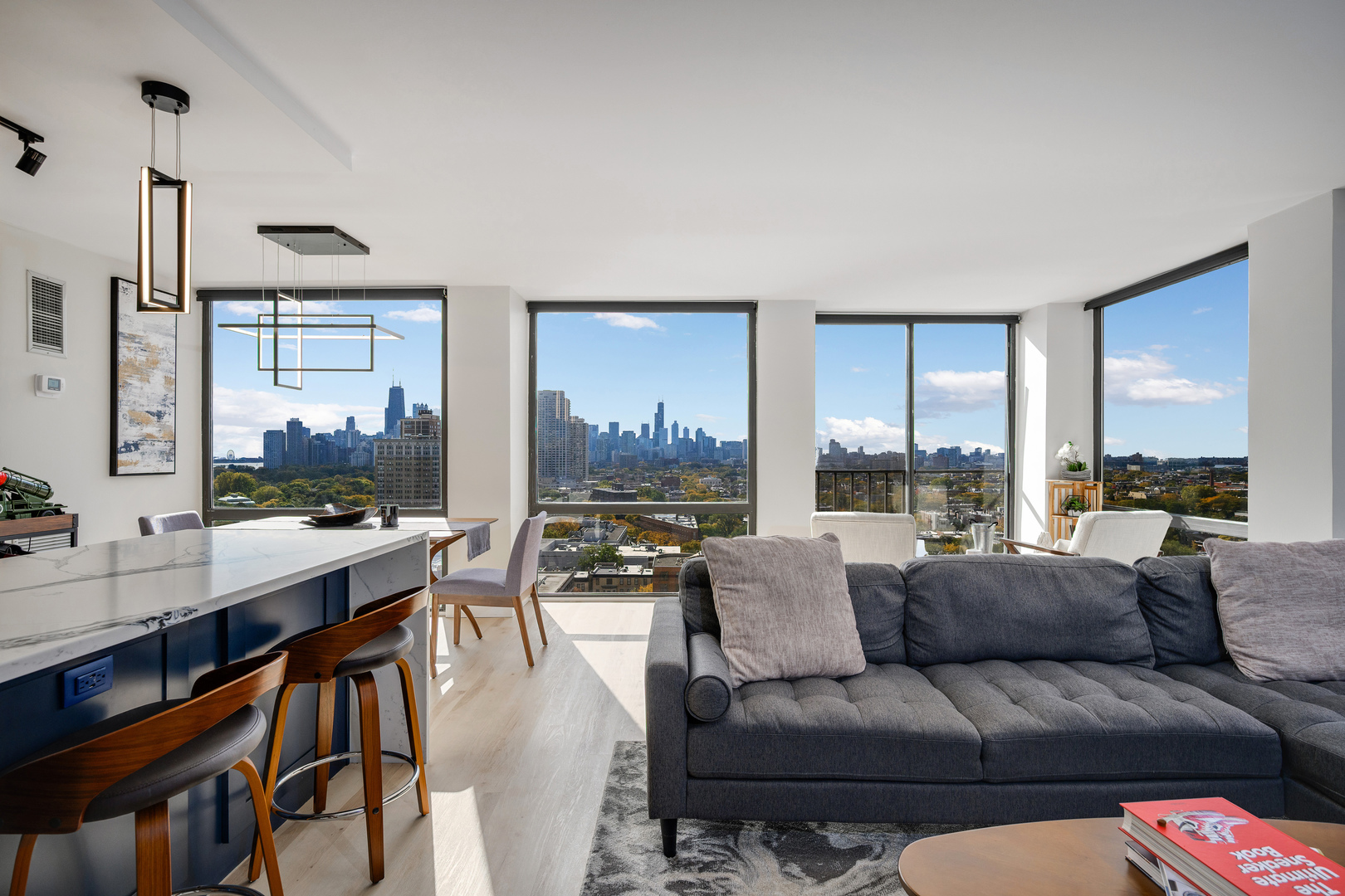 345 W Fullerton Parkway Unit: 1906