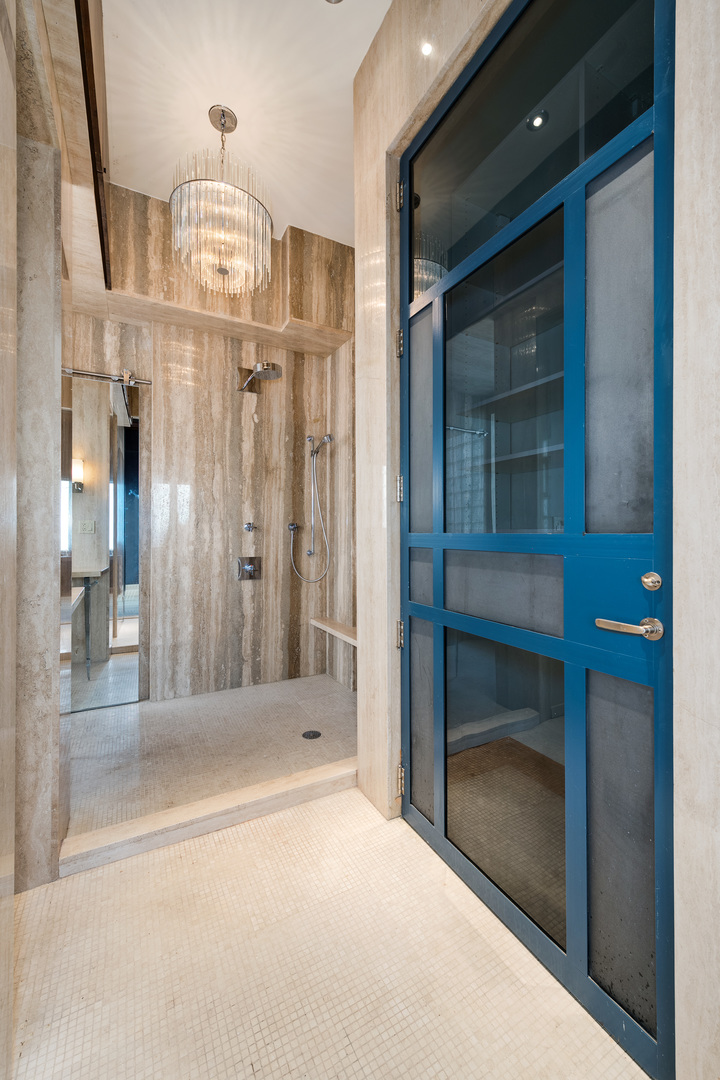 707 W Junior Terrace Unit: PH-12