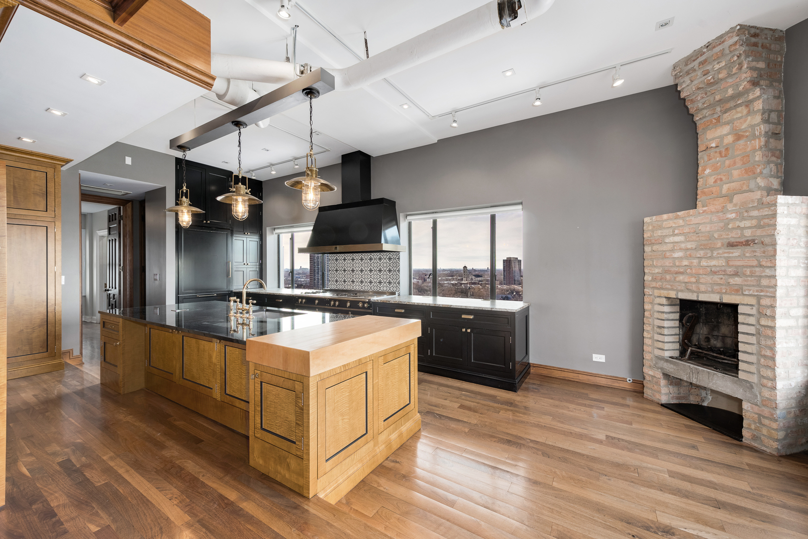 707 W Junior Terrace Unit: PH-12