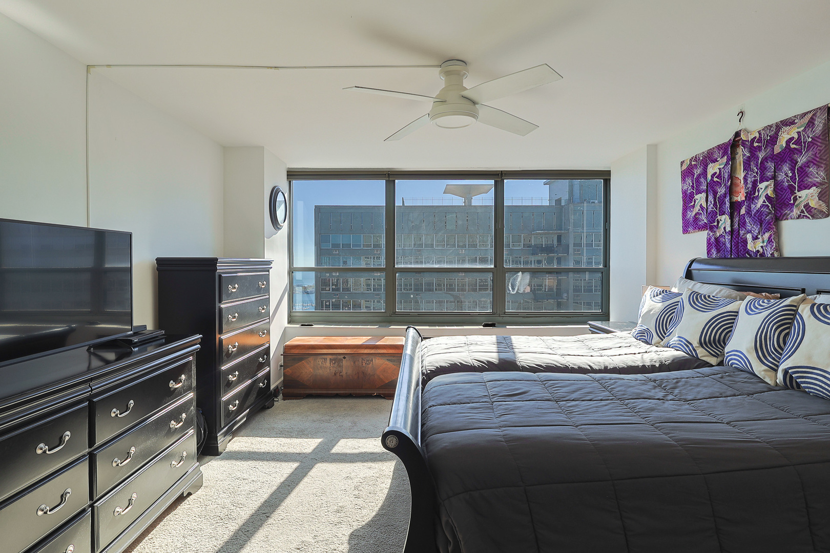 3550 N Lake Shore Drive Unit: 2615