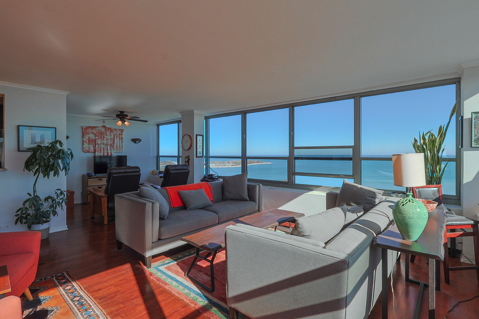 3550 N Lake Shore Drive Unit: 2615