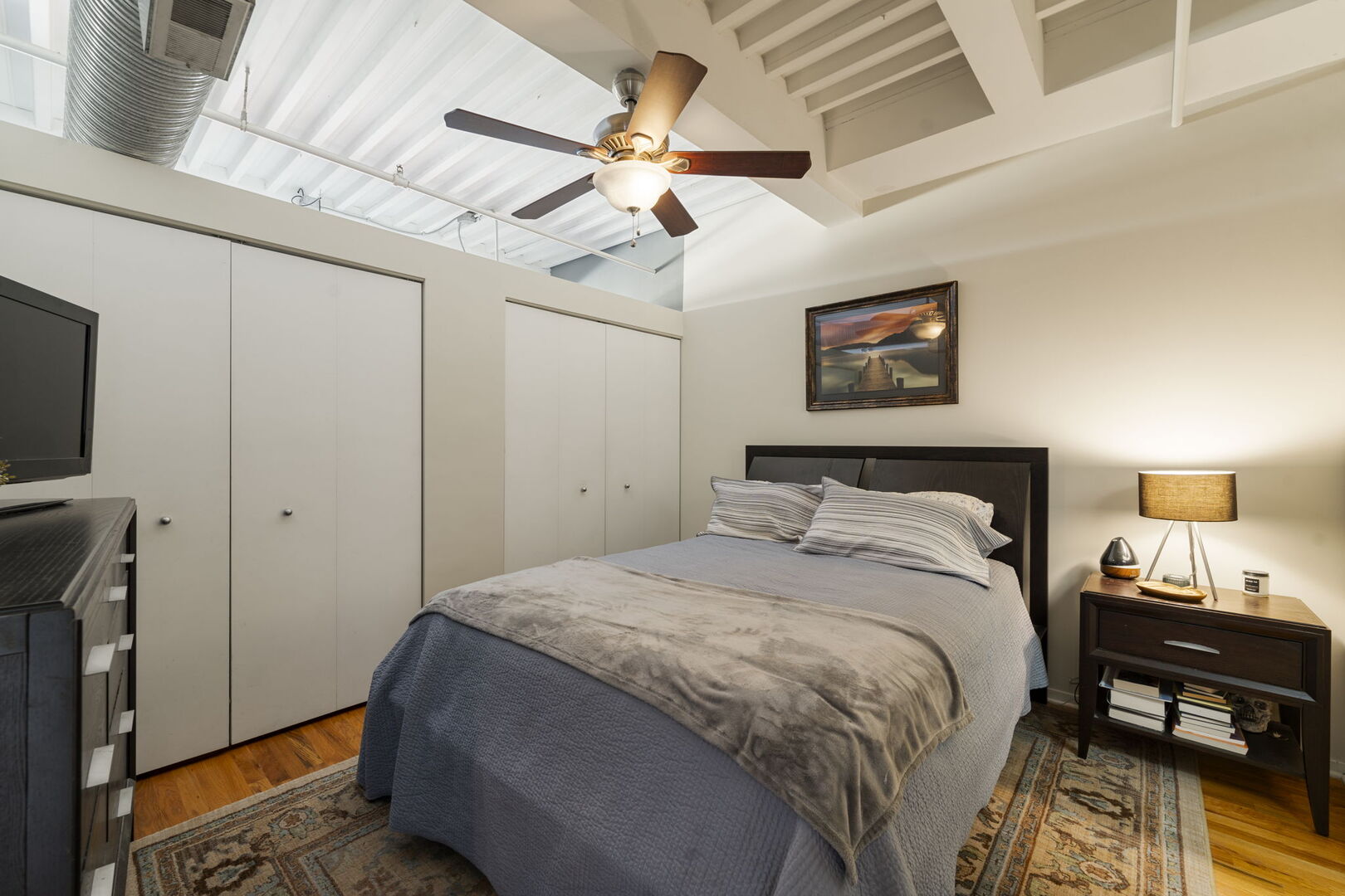 2911 N Western Avenue Unit: 513