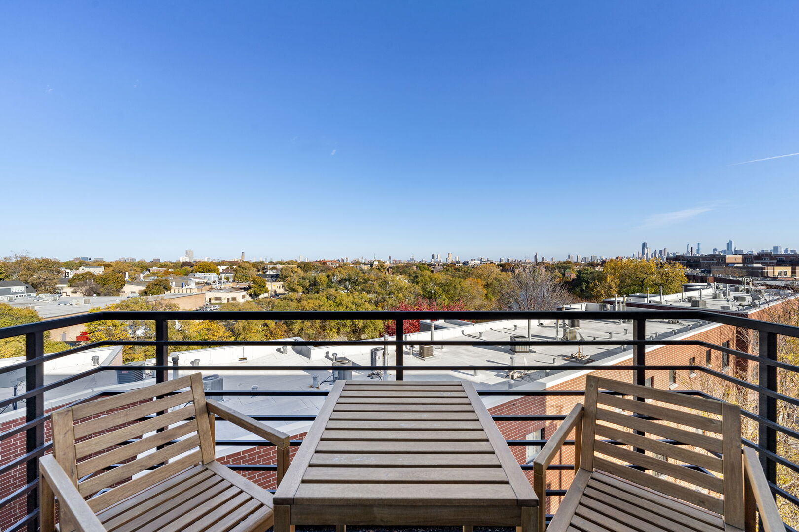 2911 N Western Avenue Unit: 513