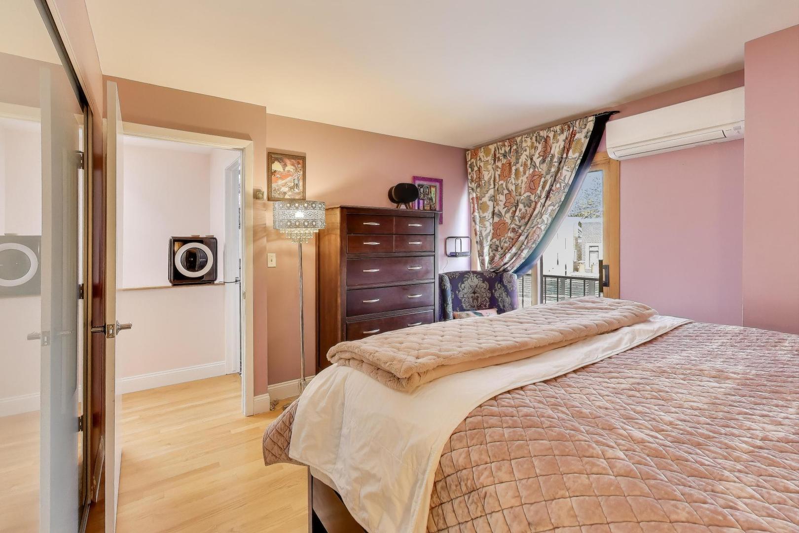 2235 N Lakewood Avenue Unit: FN