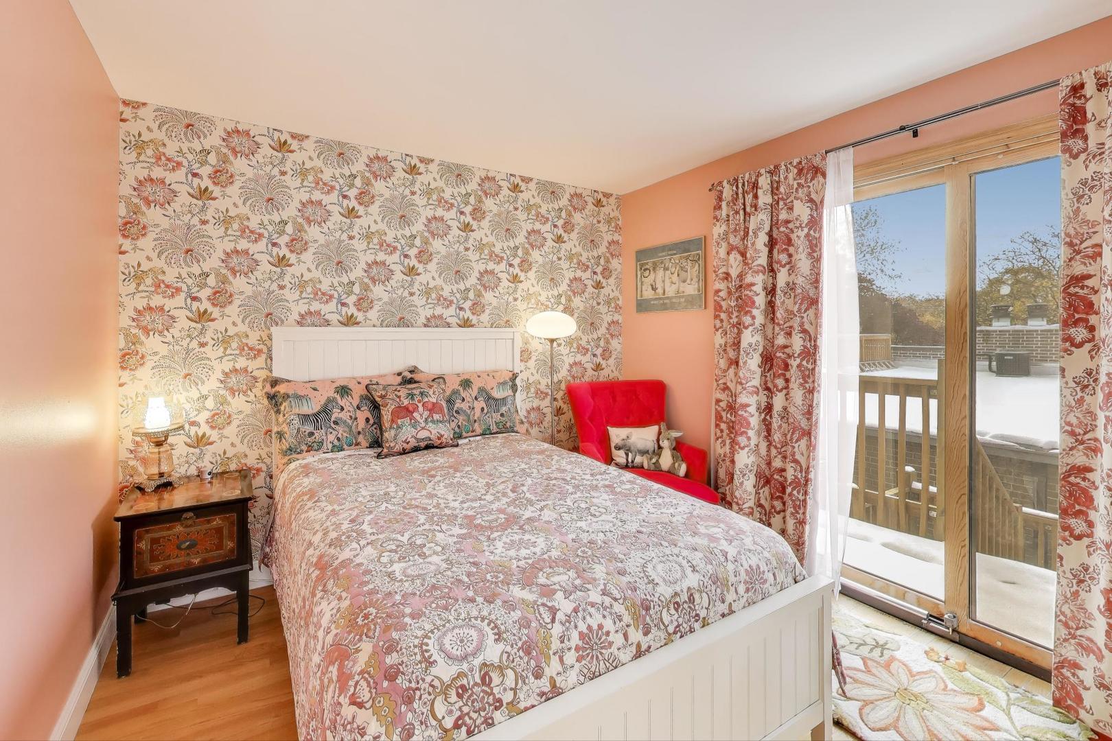 2235 N Lakewood Avenue Unit: FN