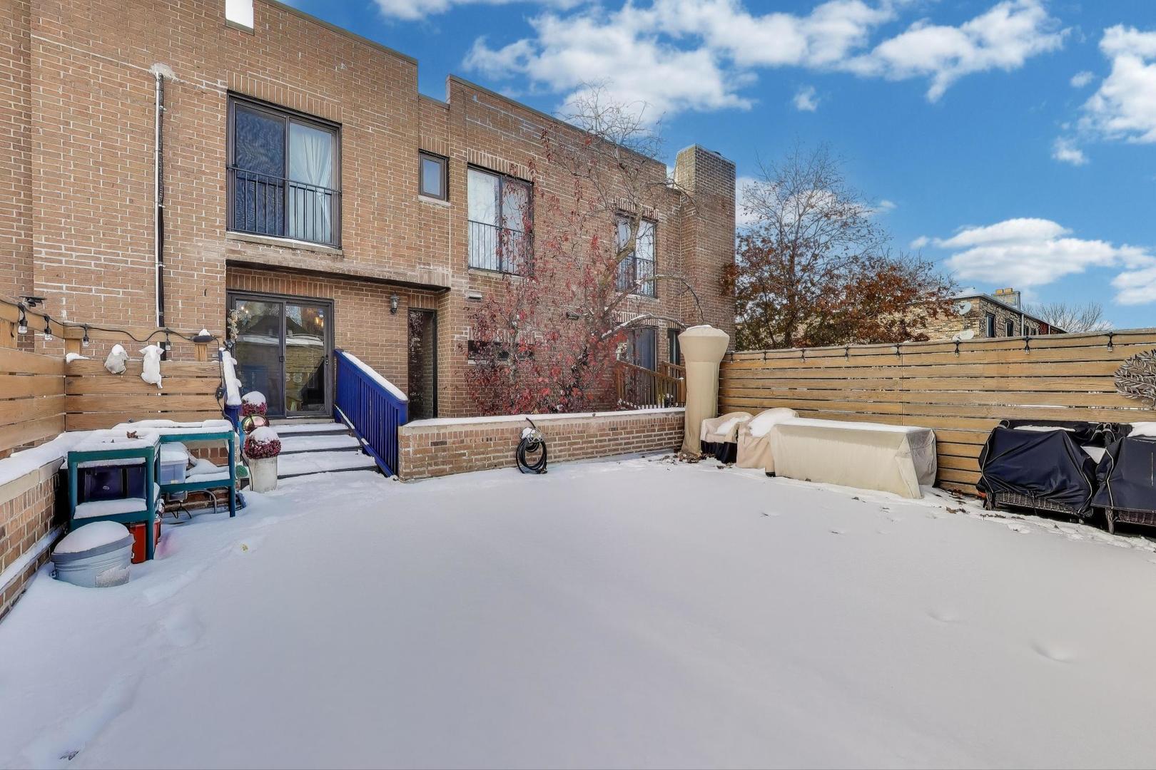 2235 N Lakewood Avenue Unit: FN