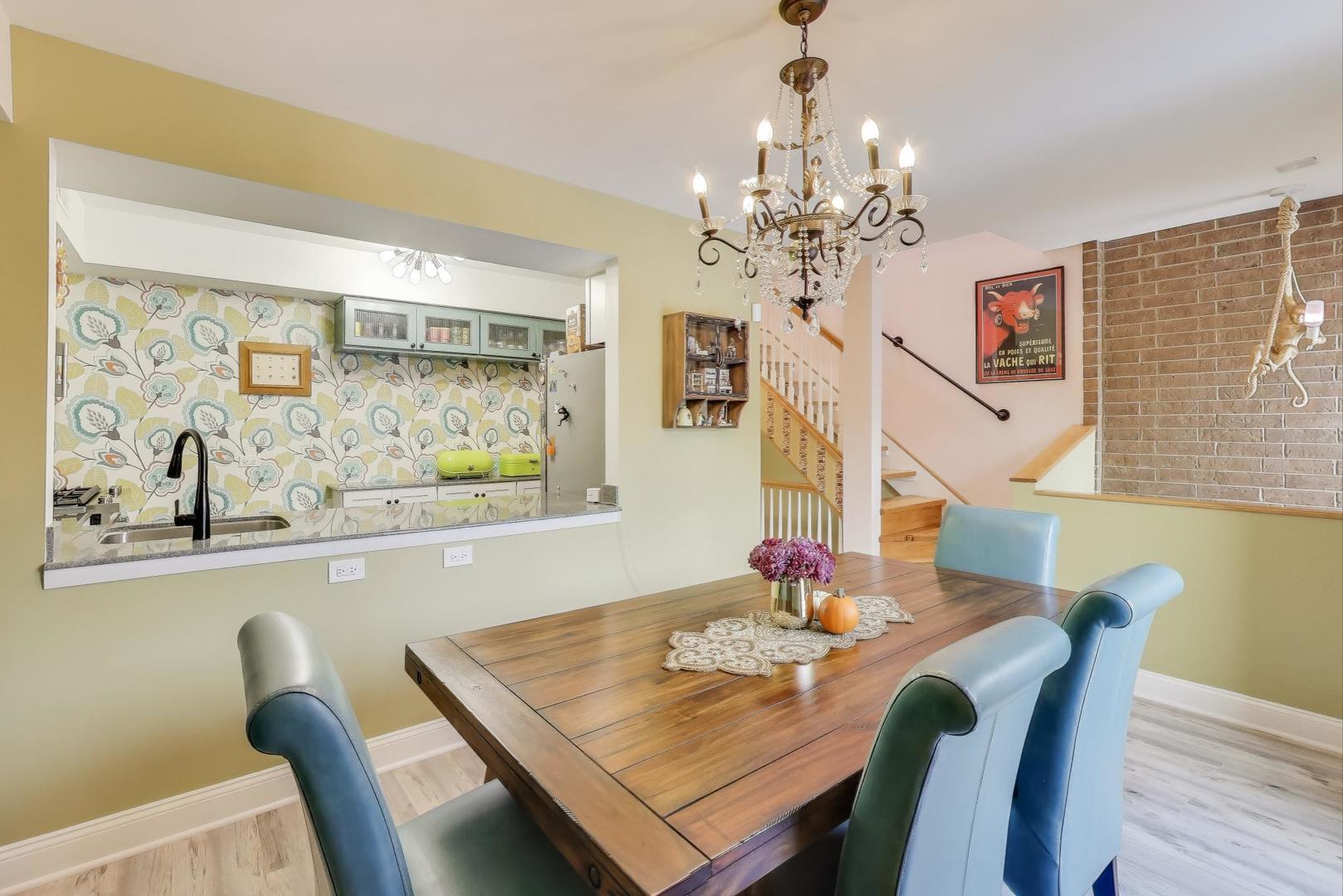 2235 N Lakewood Avenue Unit: FN