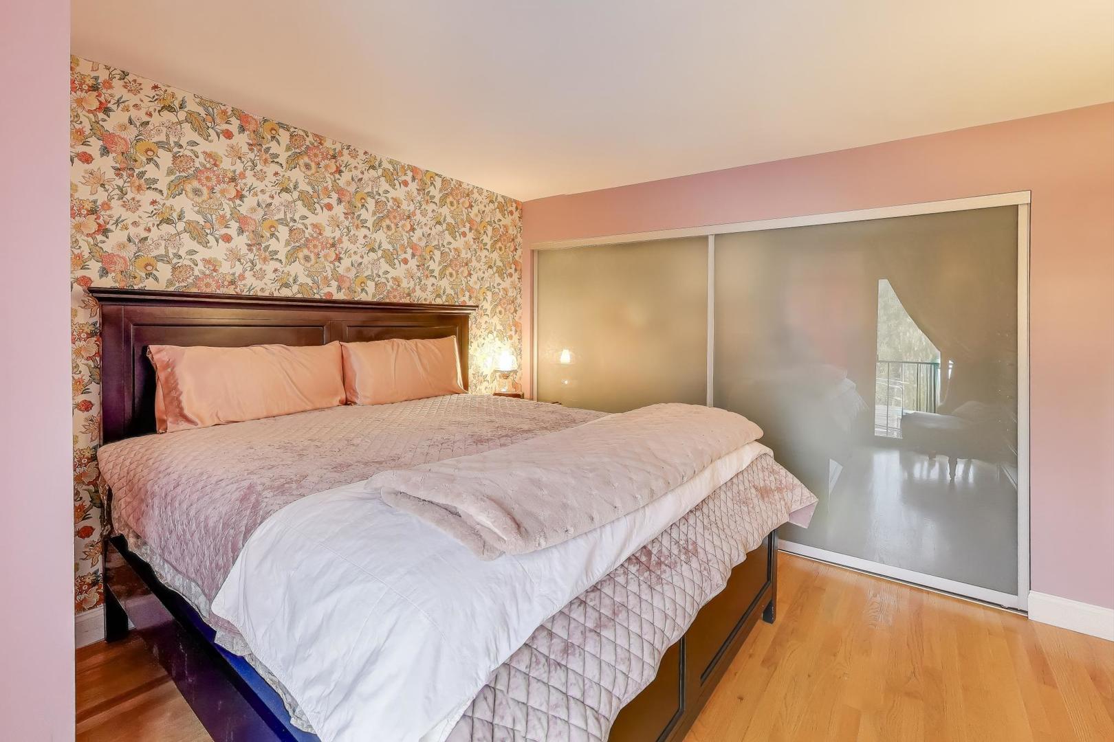 2235 N Lakewood Avenue Unit: FN