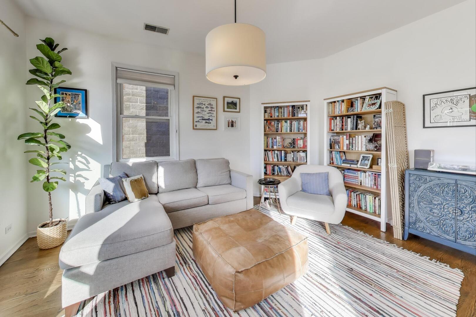 2611 N Ashland Avenue Unit: 3N