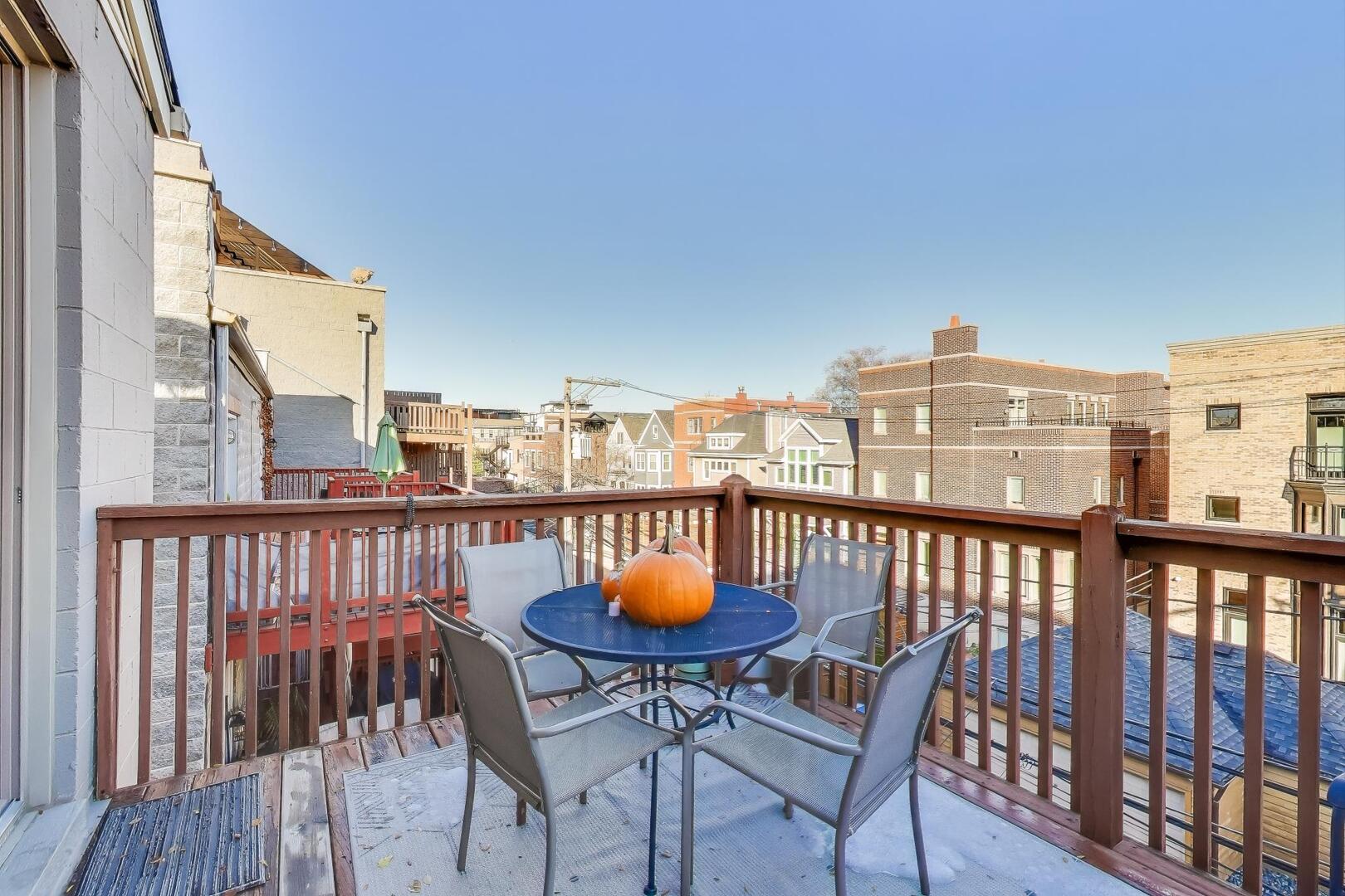 2611 N Ashland Avenue Unit: 3N