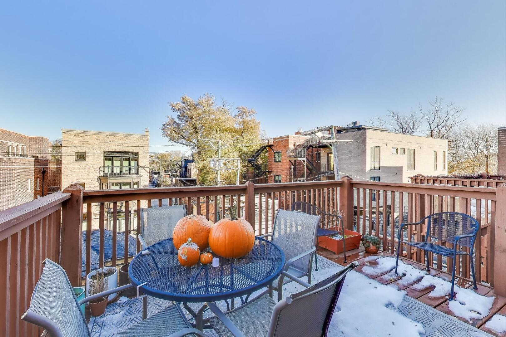 2611 N Ashland Avenue Unit: 3N