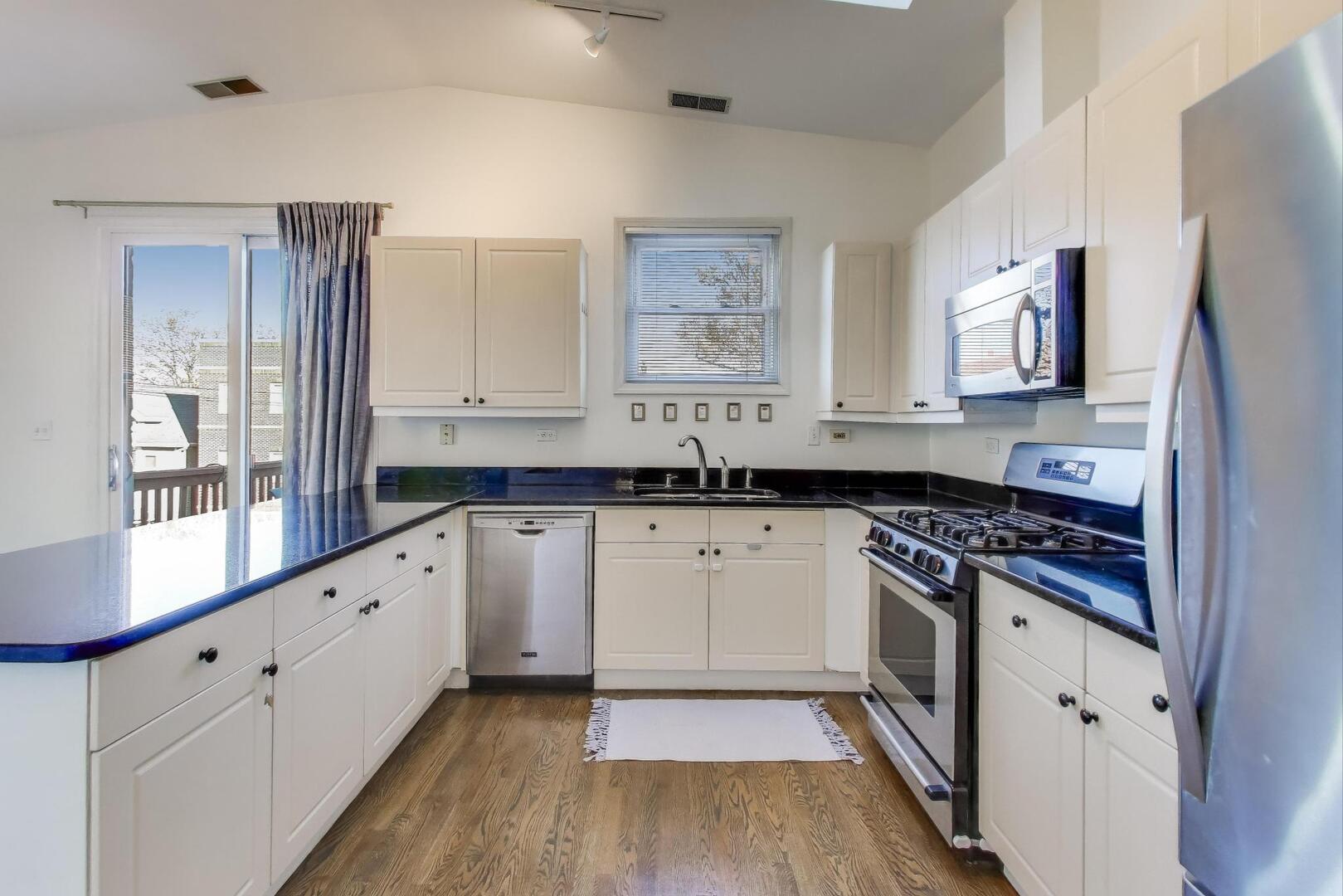 2611 N Ashland Avenue Unit: 3N