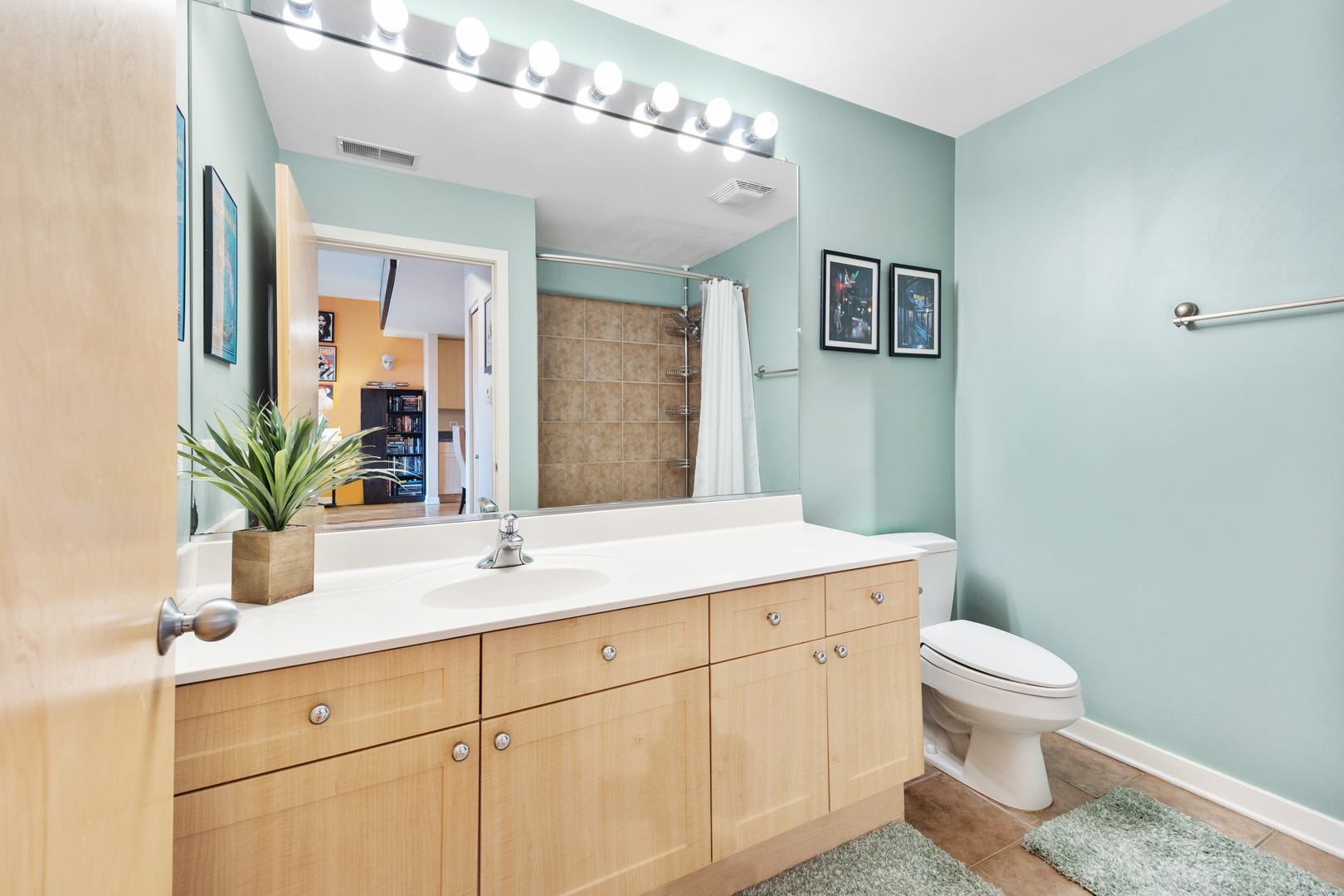 1910 S State Street Unit: 305