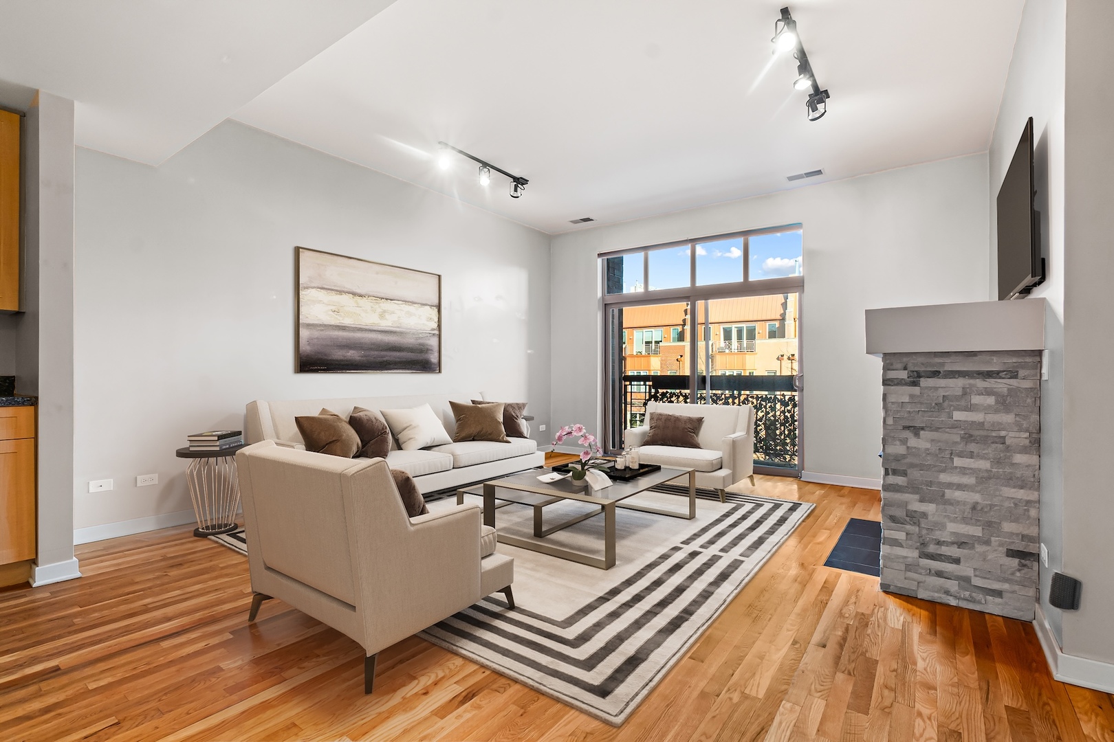 1910 S State Street Unit: 305