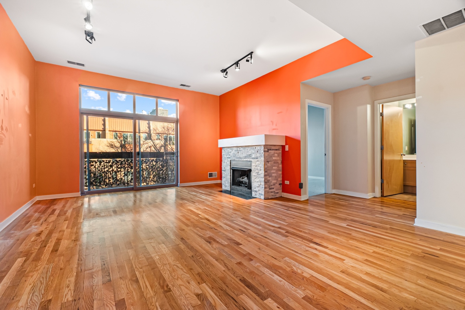 1910 S State Street Unit: 305