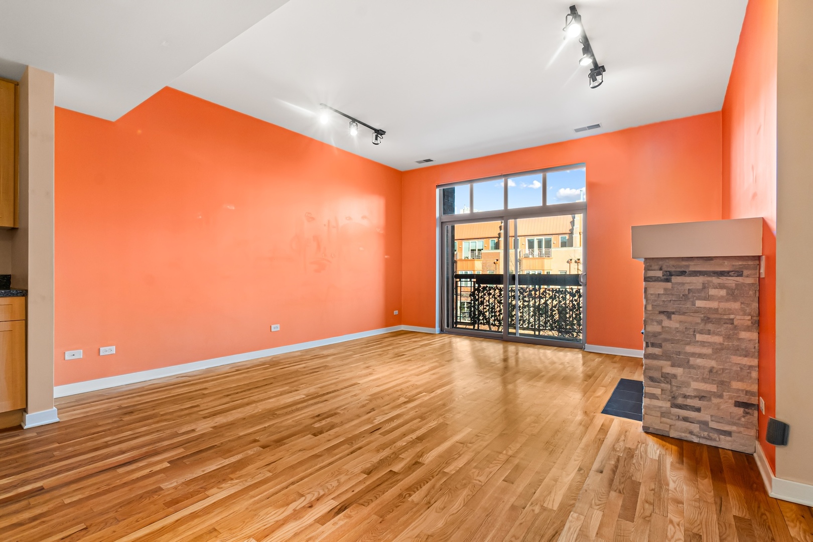 1910 S State Street Unit: 305