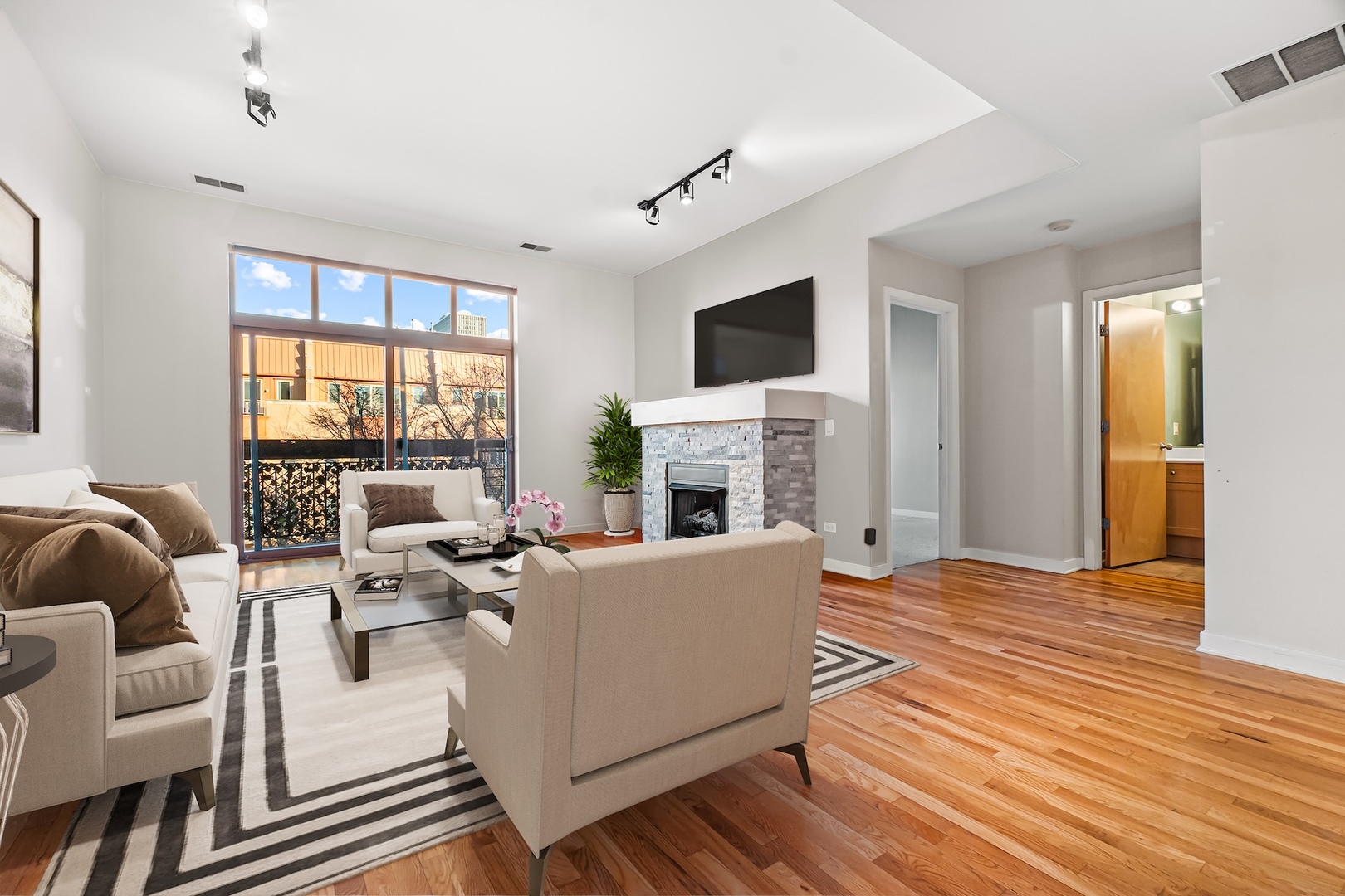 1910 S State Street Unit: 305