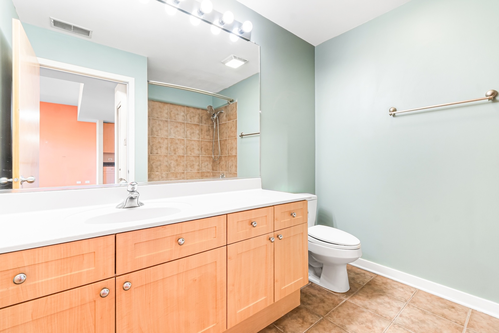 1910 S State Street Unit: 305