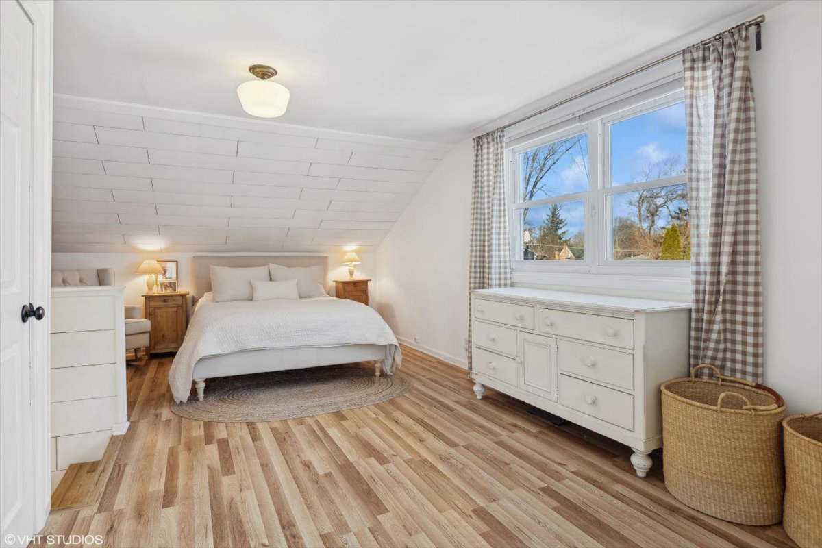 204 N EMERSON Street