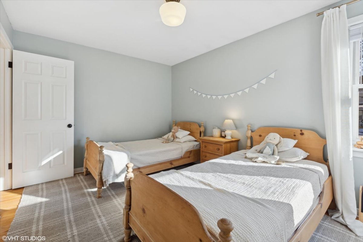 204 N EMERSON Street