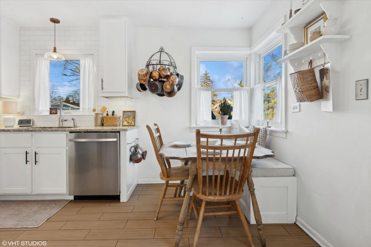 204 N EMERSON Street