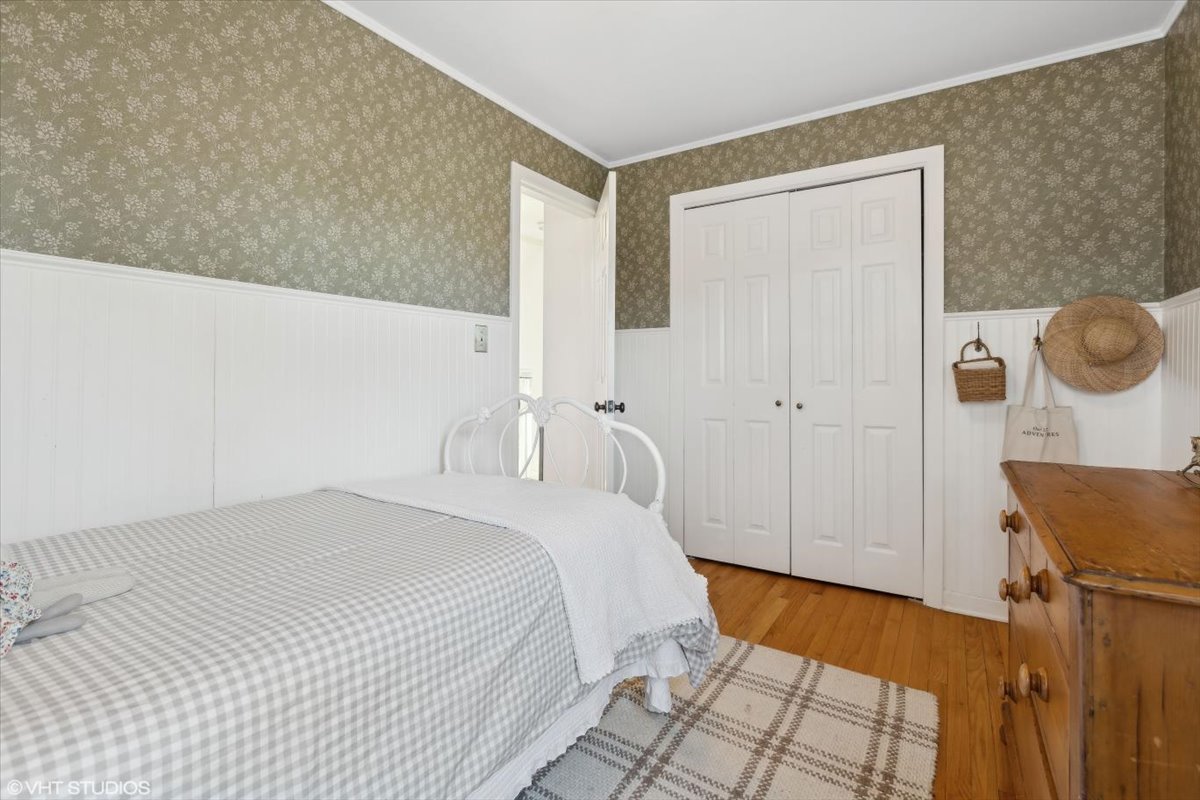 204 N EMERSON Street