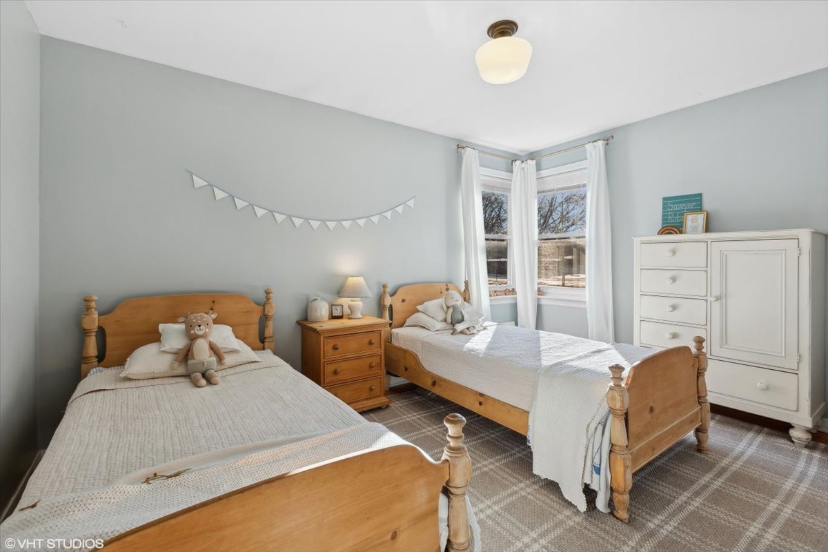 204 N EMERSON Street