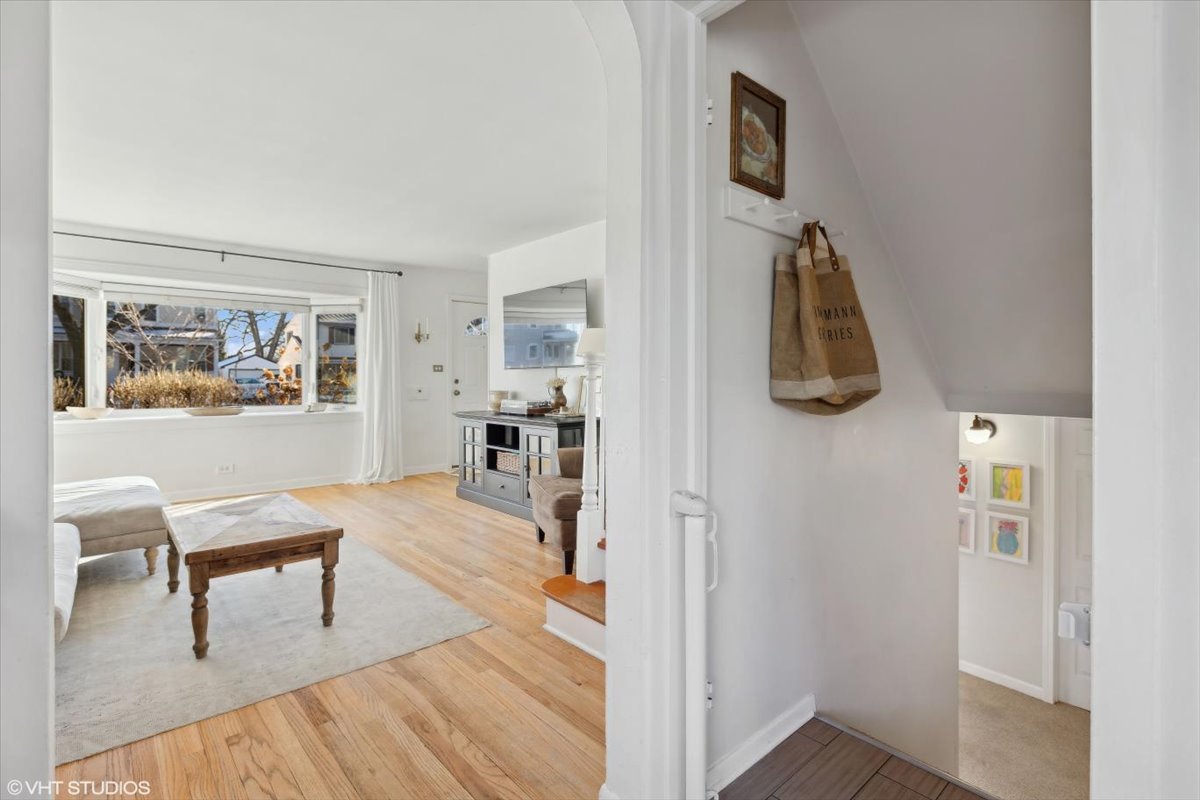 204 N EMERSON Street