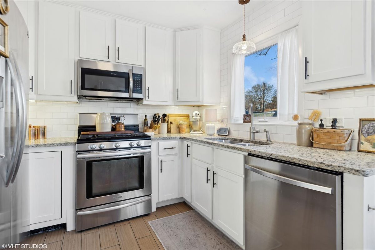 204 N EMERSON Street