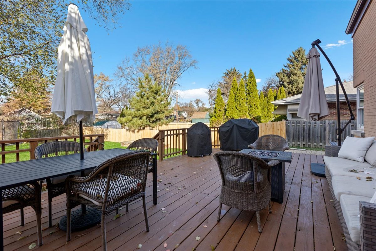 204 N EMERSON Street