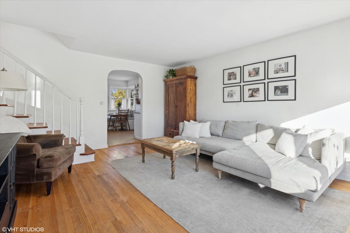 204 N EMERSON Street