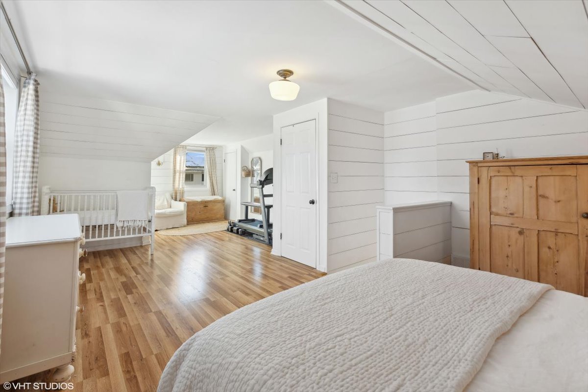 204 N EMERSON Street