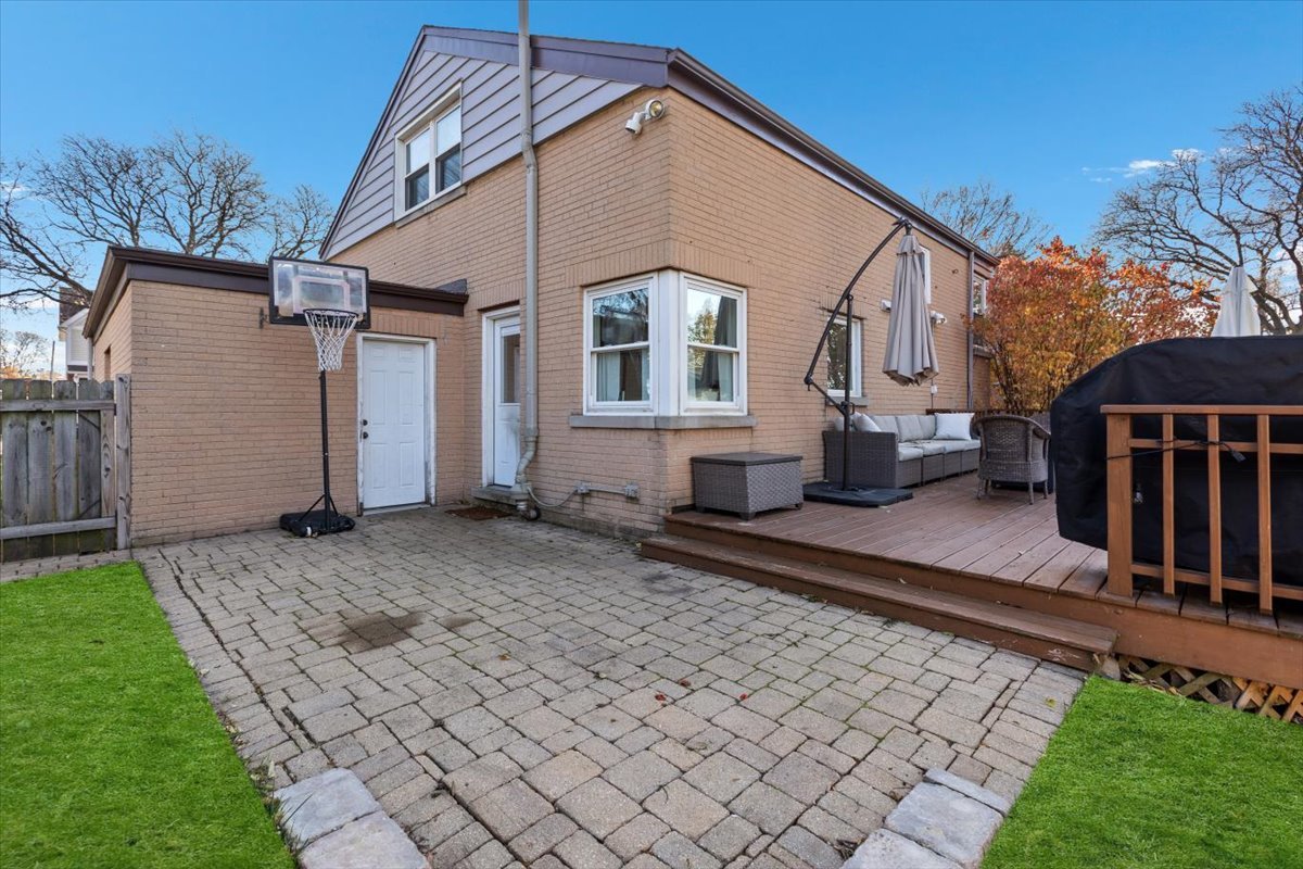 204 N EMERSON Street