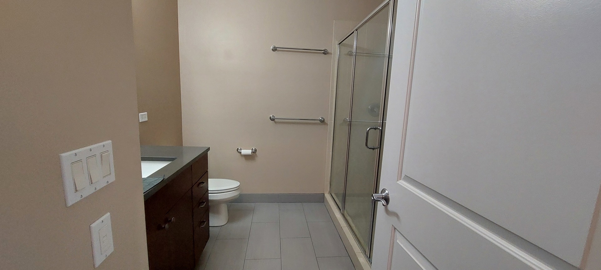 663 W Barry Avenue Unit: 2A