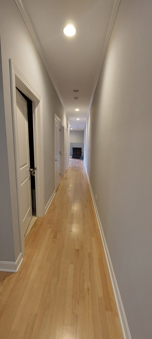 663 W Barry Avenue Unit: 2A